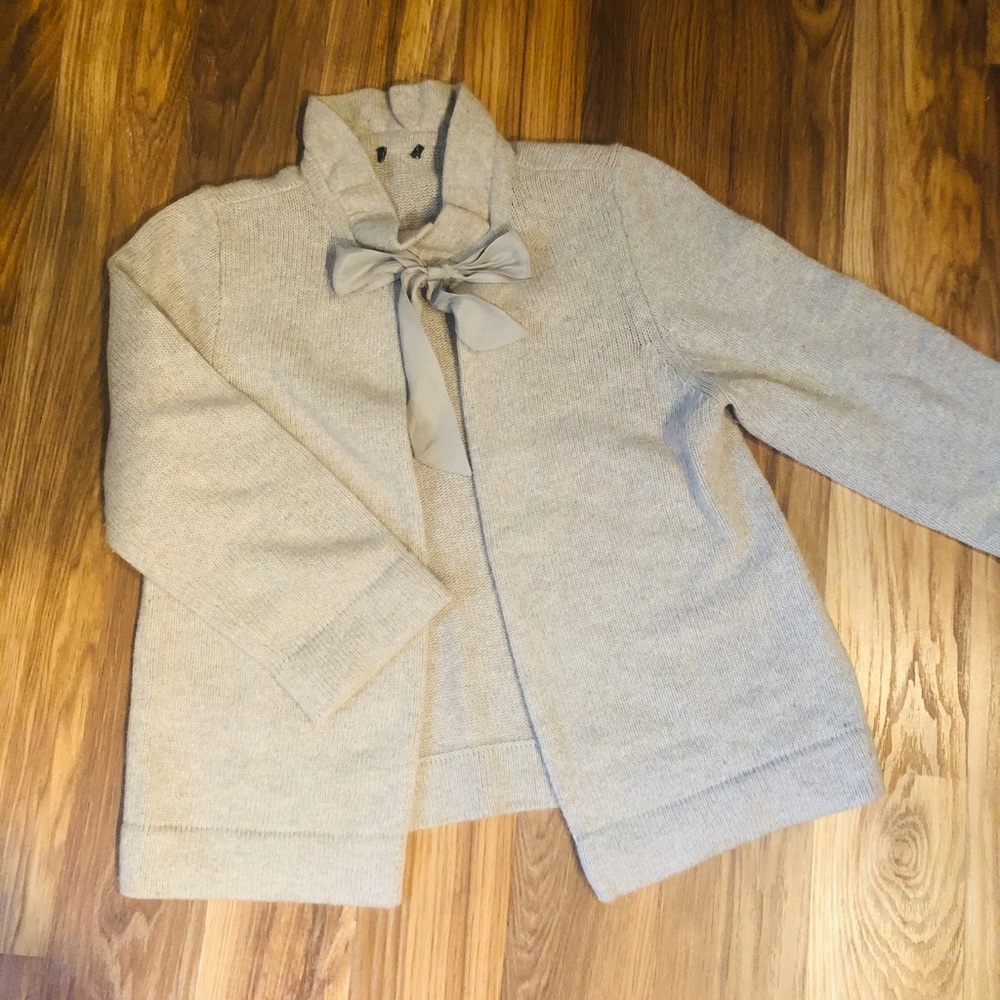 Light grey sweater